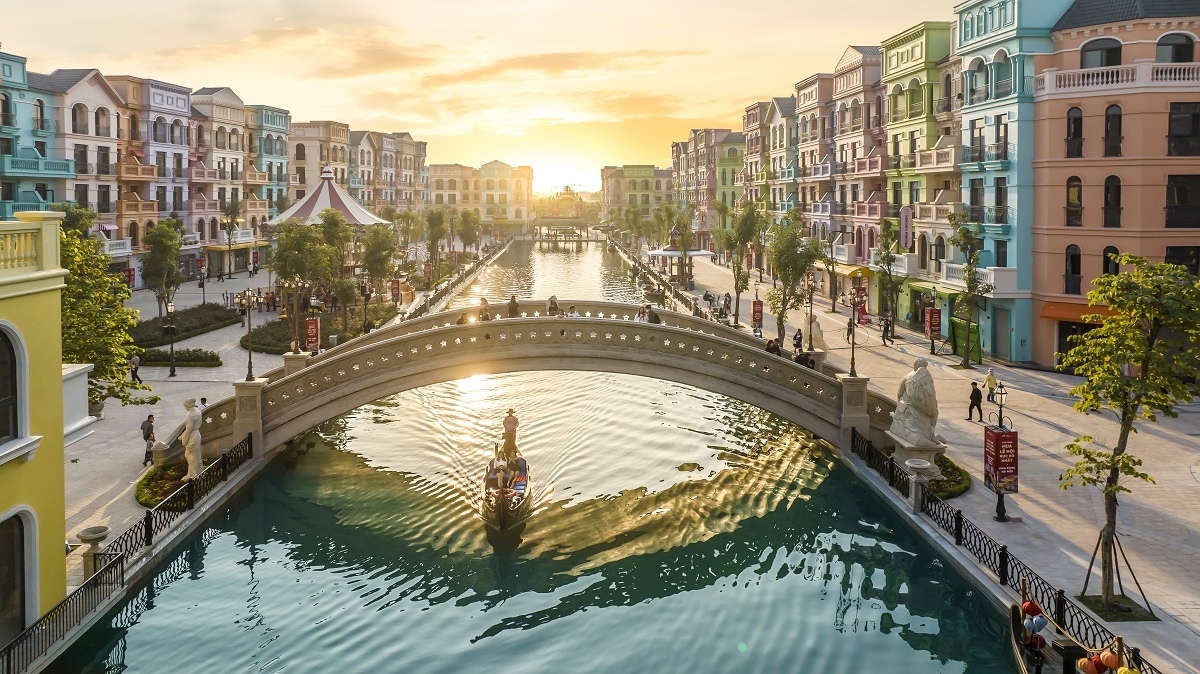 Nh&agrave; ph&aacute;t triển bất động sản lớn nhất Việt Nam l&agrave; tạo ra một kh&ocirc;ng gian sống đa dạng về tiện &iacute;ch, ph&ugrave; hợp với cộng đồng cư d&acirc;n nhiều quốc gia.