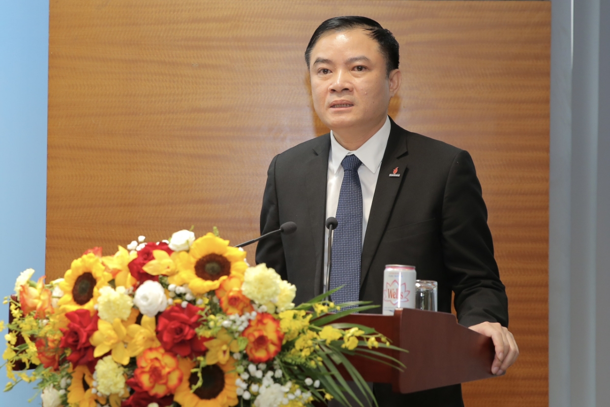 Đồng chí Lê Ngọc Sơn, Phó Bí thư Đảng ủy, Thành viên Hội đồng Thành viên, Tổng giám đốc Tập đoàn phát biểu nhận nhiệm vụ.