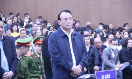 Ông Đỗ Anh Dũng khai báo tại tòa.