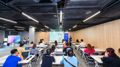 Vietnam's Cashless Revolution Gains Momentum, Visa Study Finds