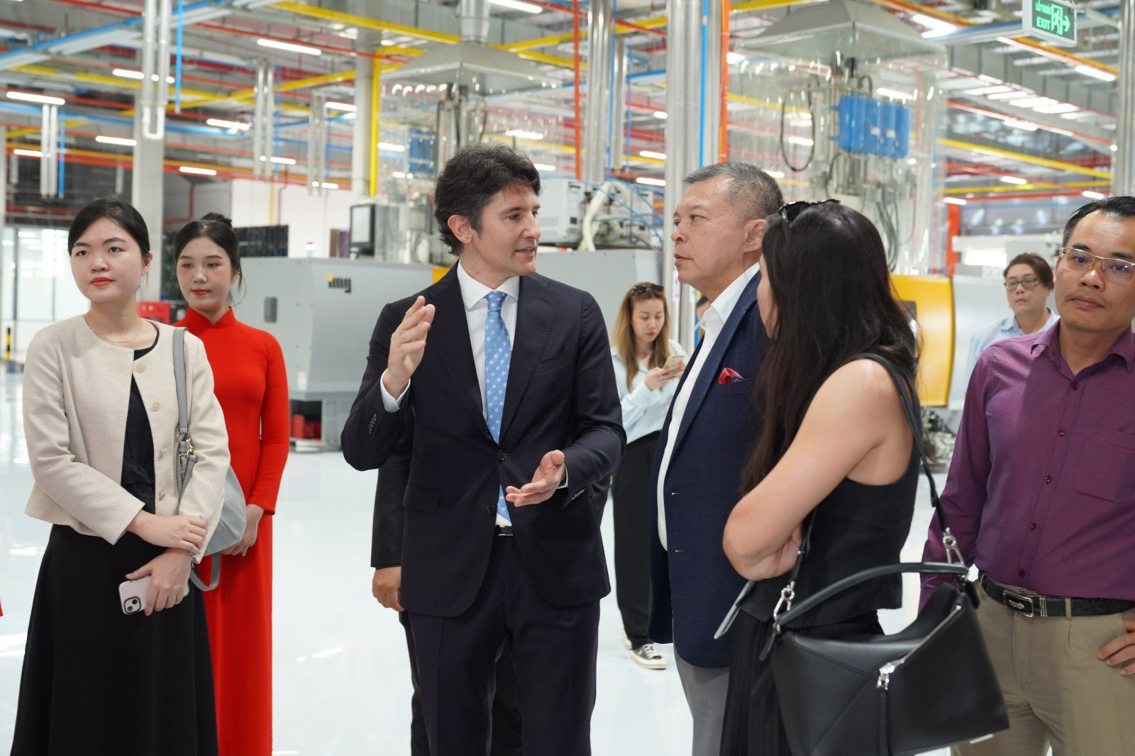 Delegates visited the APVN Sealing factory. Source: APVN Sealing