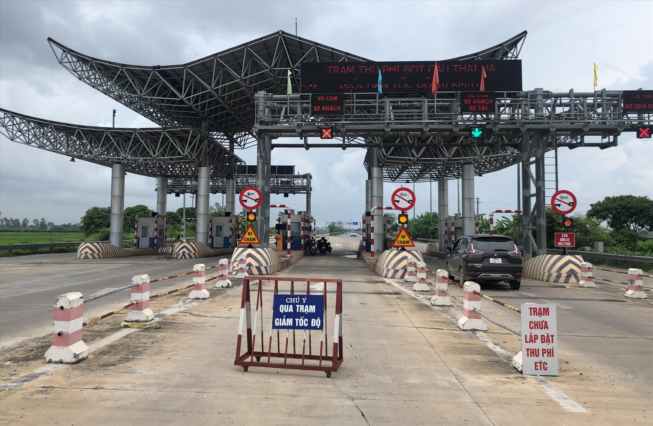 Bộ Giao thông vận tải cho rằng do khai thác không đồng bộ nên đoạn này dễ tạo thành điểm nghẽn về giao thông, tiềm ẩn nguy cơ ùn tắc.