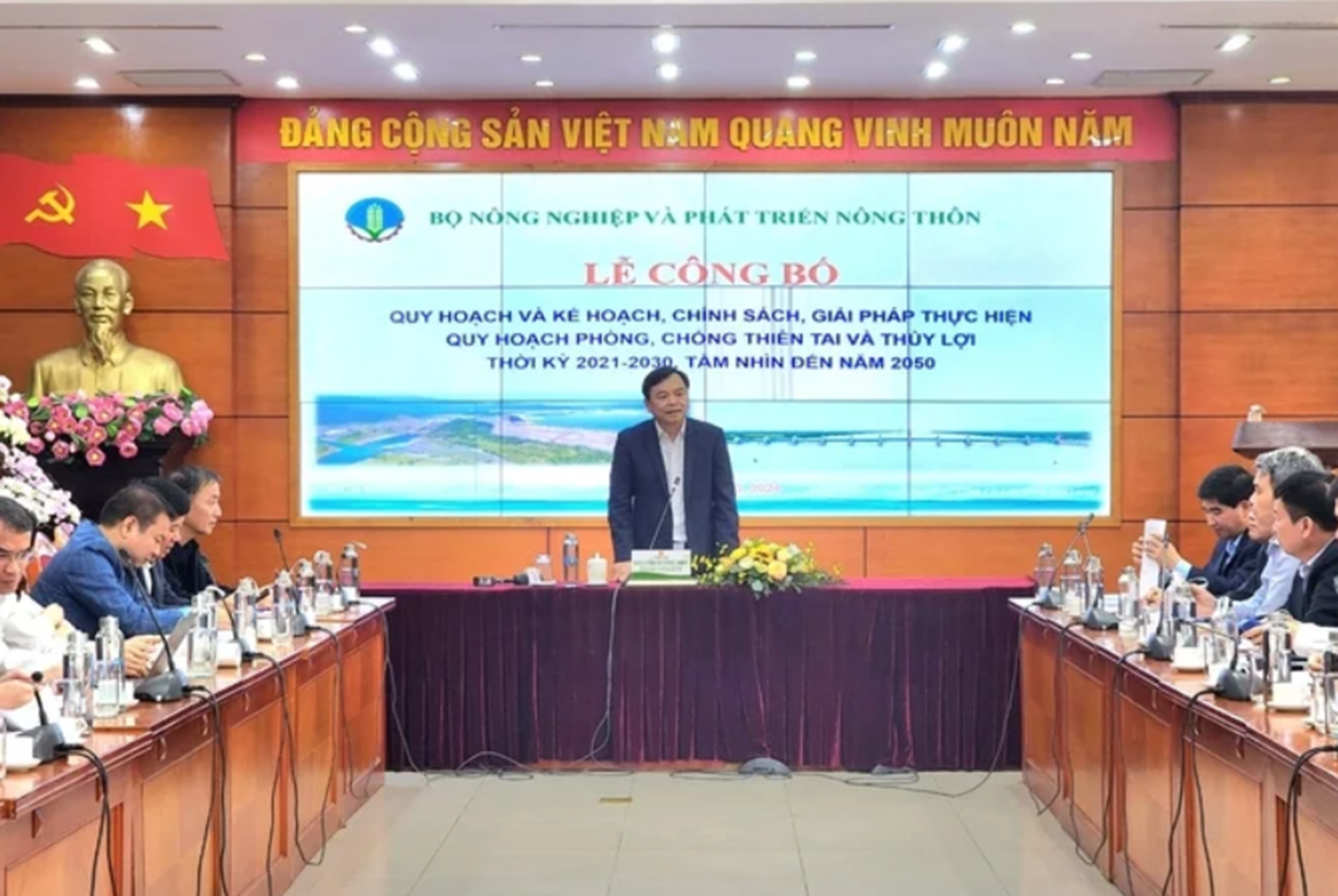 Thứ trưởng Nguyễn Ho&agrave;ng Hiệp:&nbsp; 