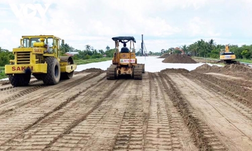 Các tỉnh phía Nam còn thiếu 26 triệu m3 cát làm cao tốc