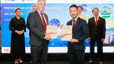 Dutch High-Tech Firm VDL to Build Semiconductor Component Factory in Vietnam