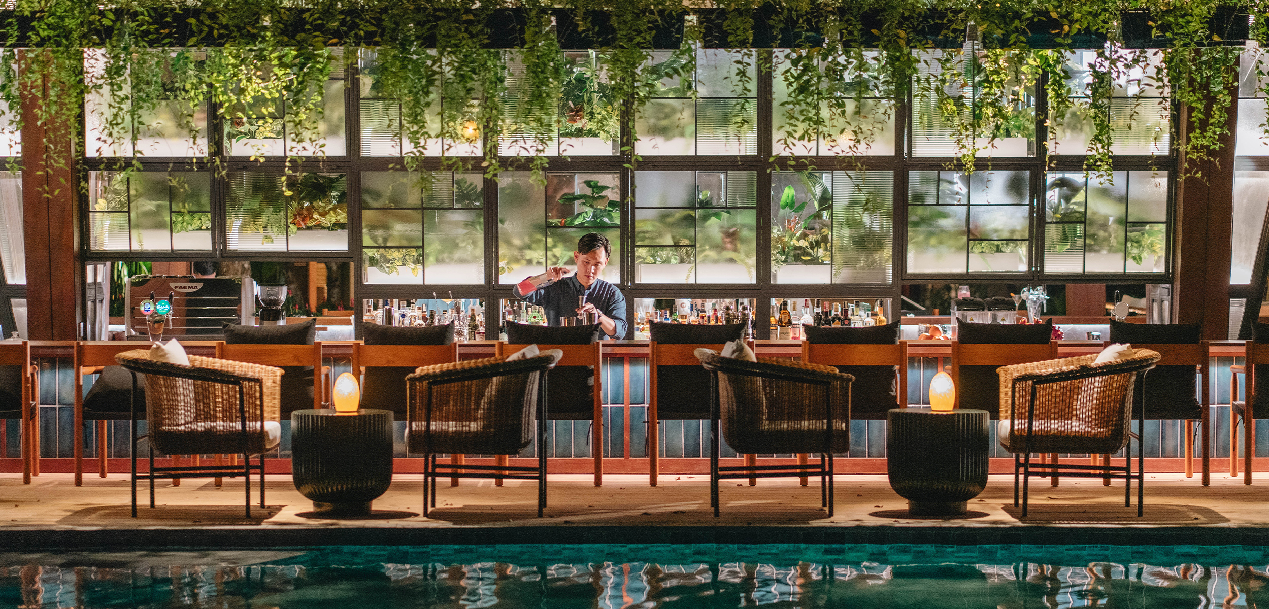 NOX Beach Club gây ấn tượng bởi hệ thống sáu nhà hàng và quán bar phục vụ đa dạng nhu cầu của thực khách.