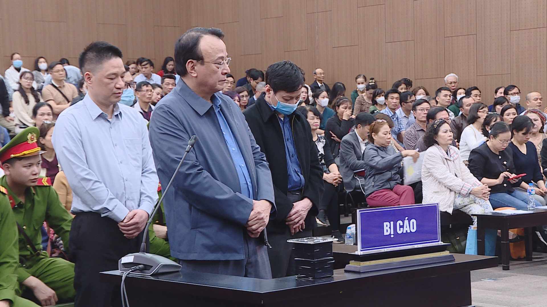 Các bị cáo tại tòa.