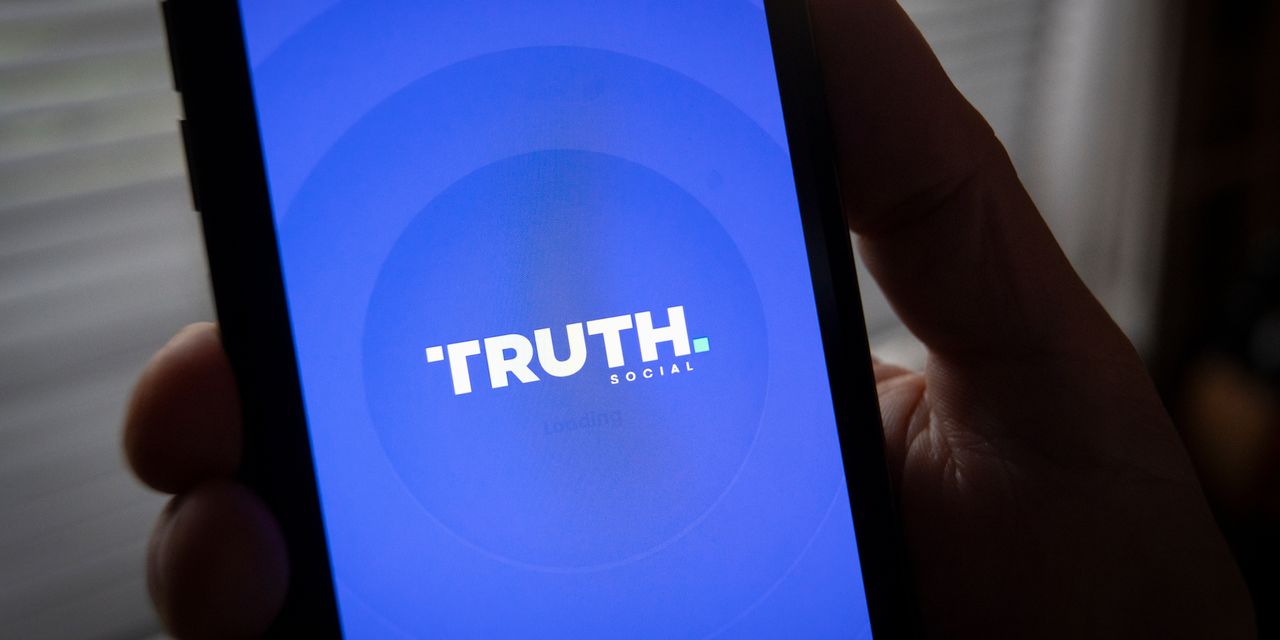 Định giá hiện tại của Truth Social là khoảng 6 tỷ USD - Ảnh: Reuters