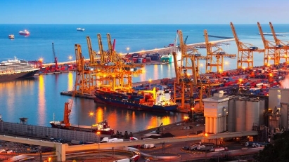 Vietnam's Trade Growth Surges in Early 2024, Driven by Exports