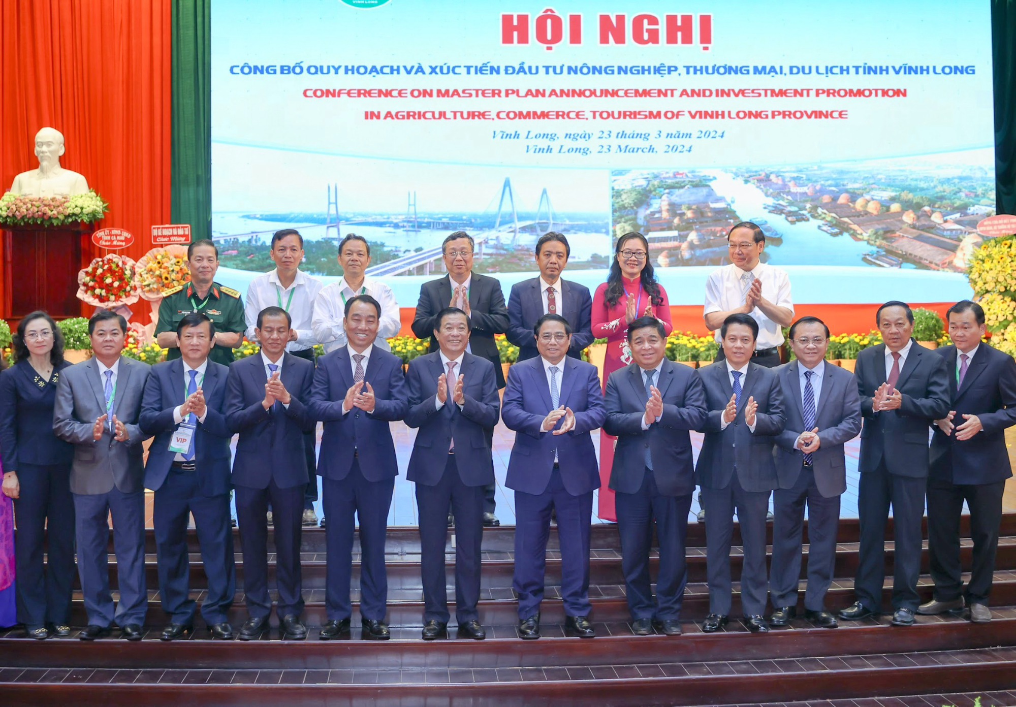 Thủ tướng và lãnh đạo các bộ, ngành, địa phương tại Hội nghị - Ảnh: VGP