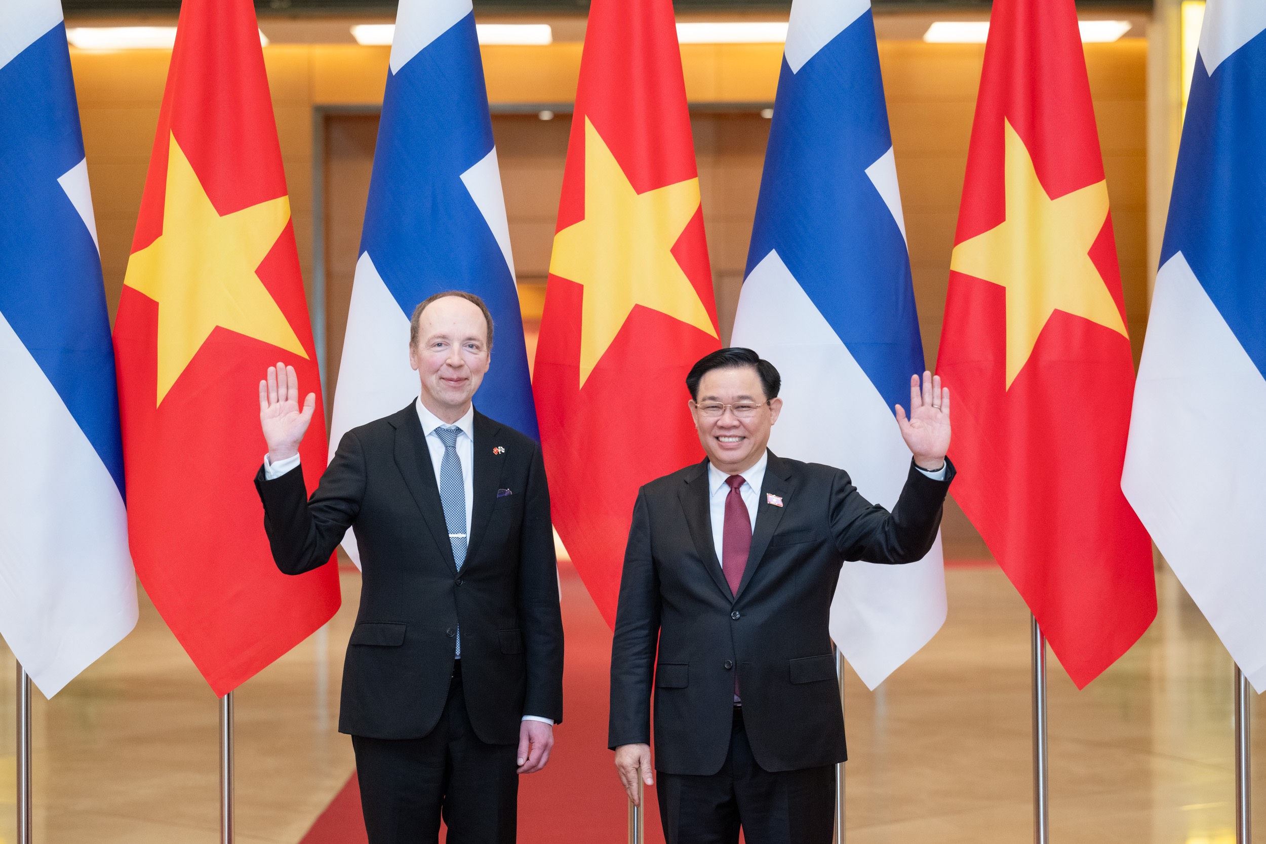 Chủ tịch Quốc hội Vương Đình Huệ chủ trì Lễ đón chính thức Chủ tịch Quốc hội Cộng hòa Phần Lan Jussi Halla-aho nhân chuyến thăm chính thức Việt Nam. Ảnh: Quốc hội.