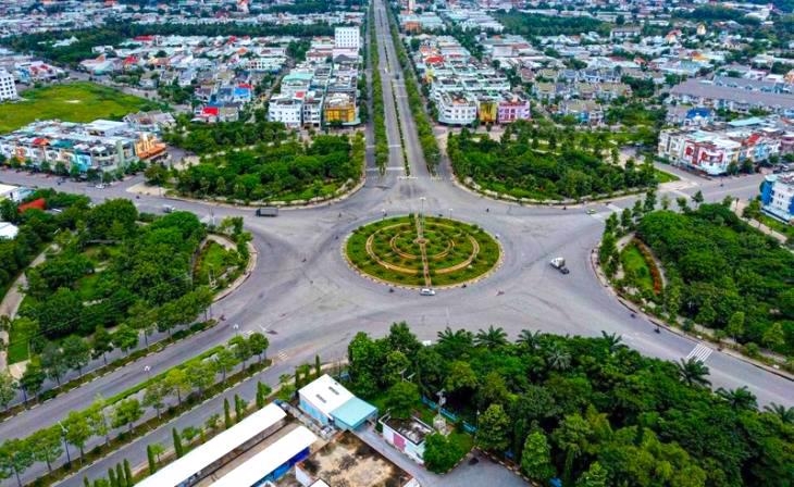 Sau khi th&agrave;nh lập, Tp.Bến C&aacute;t c&oacute; 8 đơn vị h&agrave;nh ch&iacute;nh.