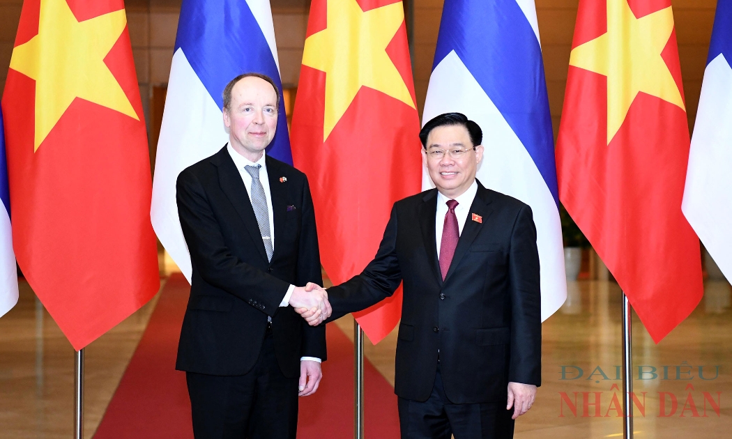 Chủ tịch Quốc hội Vương Đình Huệ chủ trì Lễ đón Chủ tịch Quốc hội Phần Lan Jussi Halla-aho. Ảnh: Lâm Hiển
