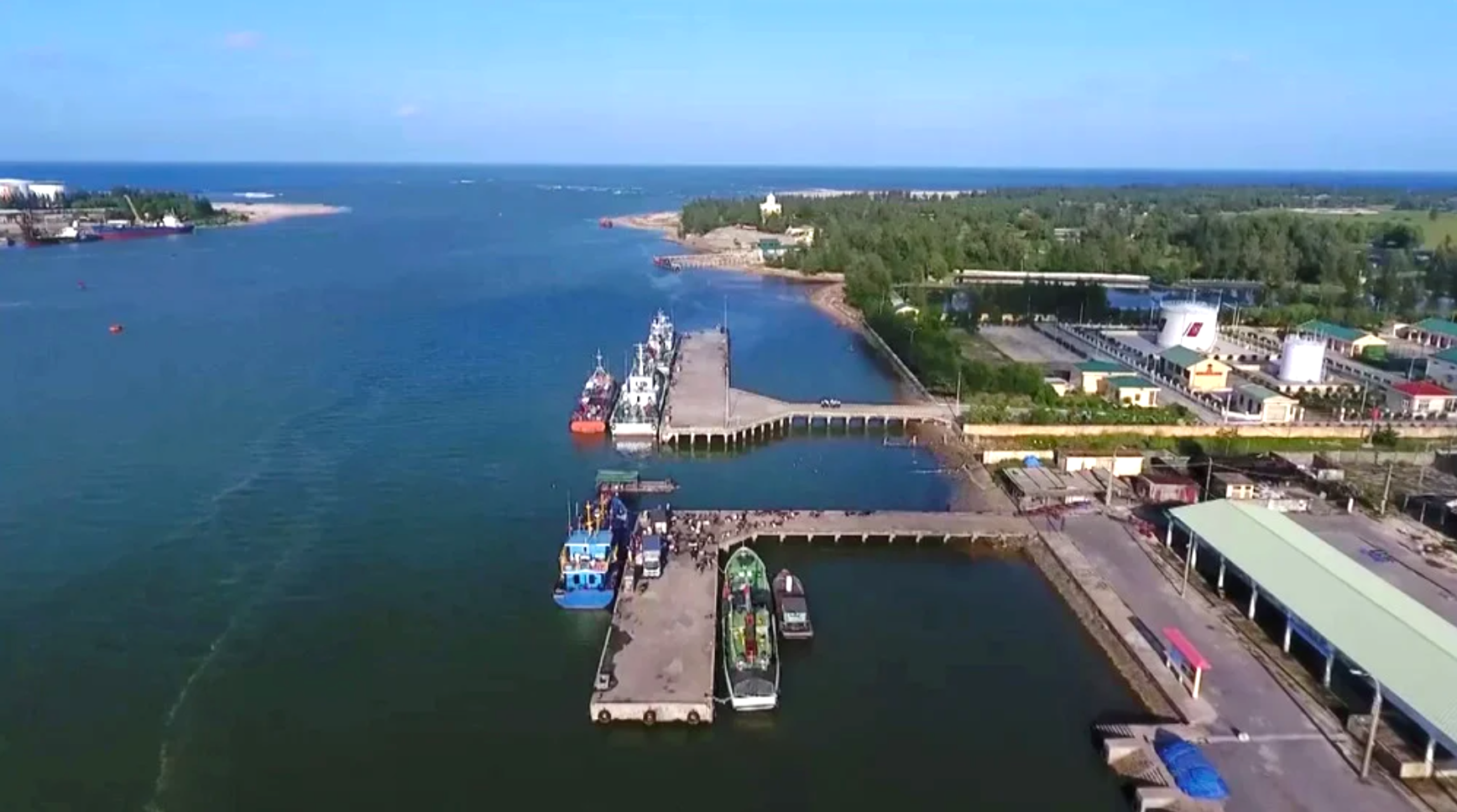 Sau 07 năm thực hiện, Khu kinh tế Đông Nam của Quảng Trị đã thu hút đầu tư nhiều dự án động lực như: Trung tâm Điện khí LNG Hải Lăng 1.500MW...