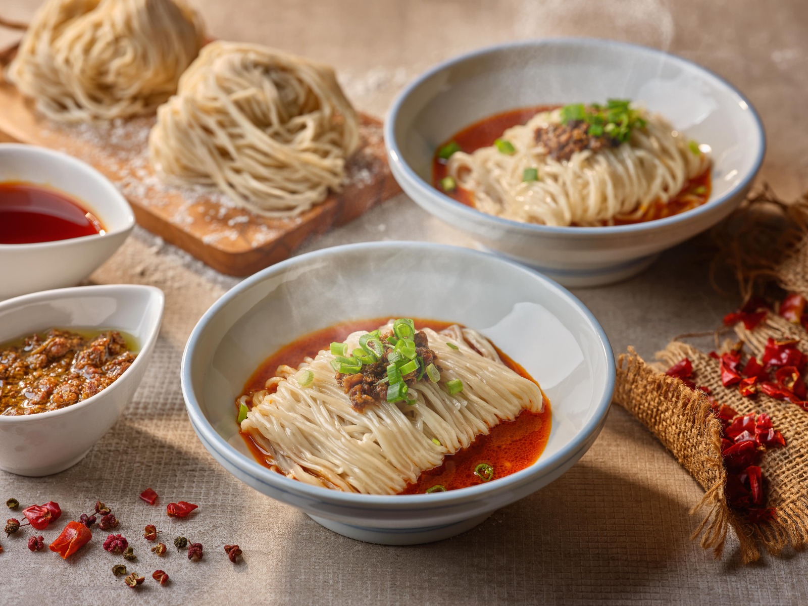 Trong qu&aacute; tr&igrave;nh chế biến, ẩm thực Tứ Xuy&ecirc;n ch&uacute; trọng sự h&agrave;i h&ograve;a của bốn yếu tố l&agrave; sắc, hương, vị, v&agrave; h&igrave;nh.