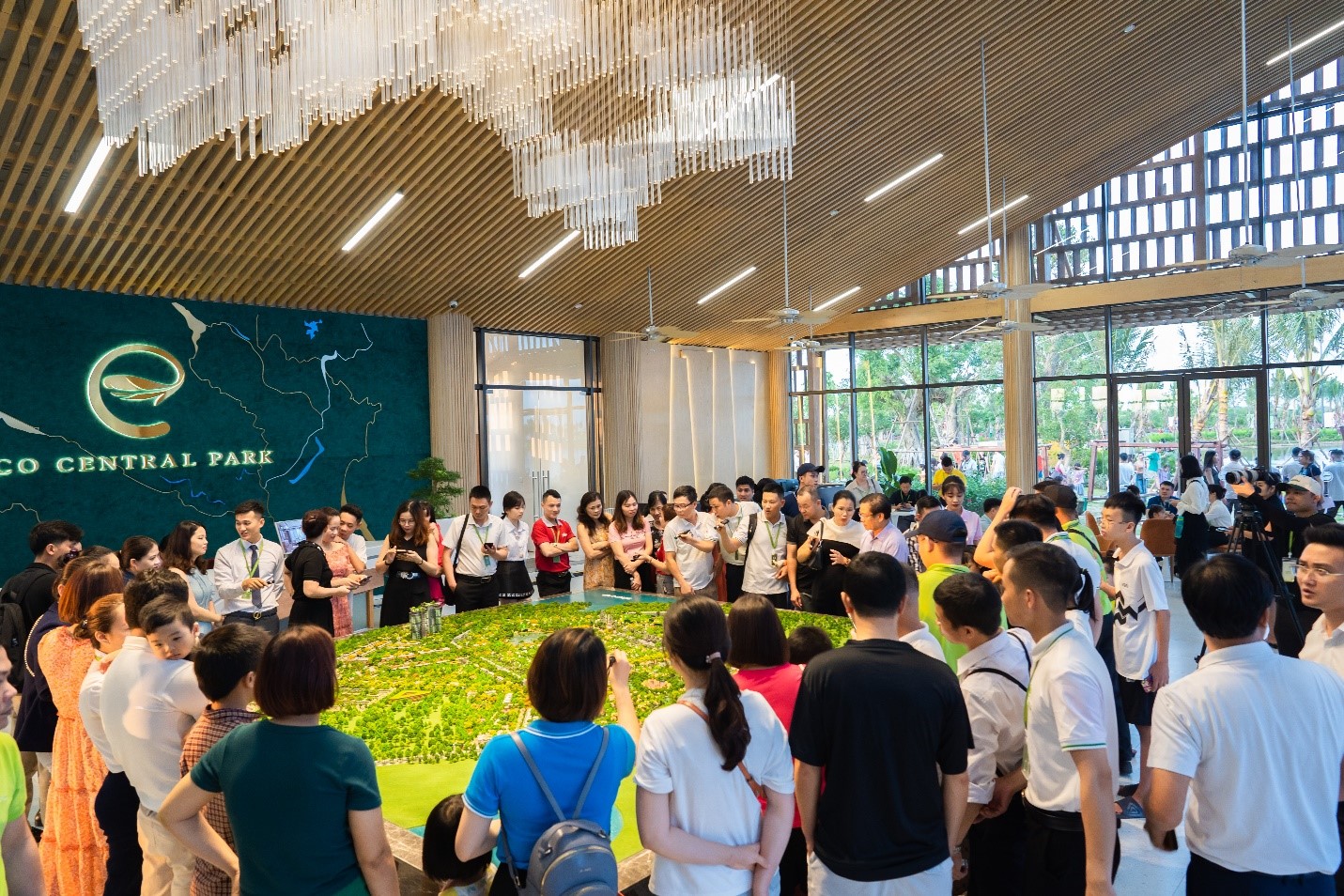 Tỷ lệ người t&igrave;m kiếm, quan t&acirc;m đến nh&agrave; đất tăng mạnh từ đầu năm 2024.