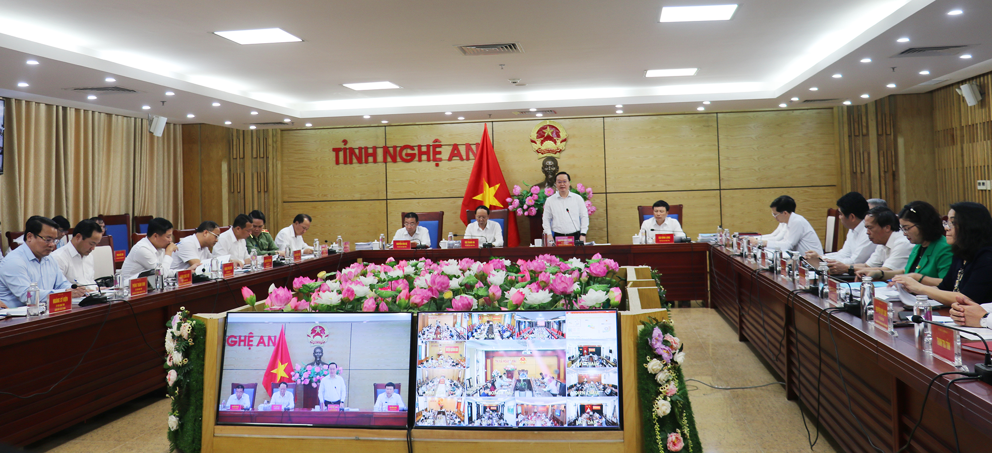 Toàn cảnh phiên họp