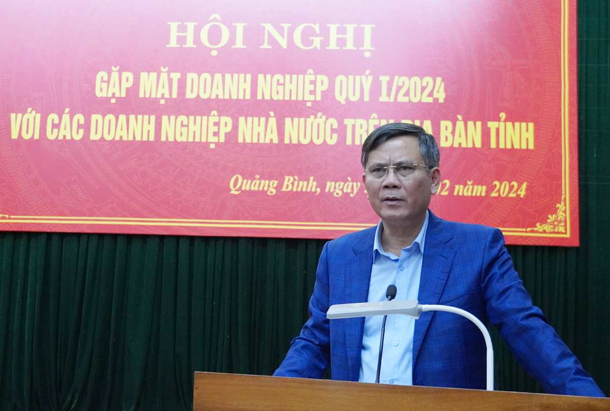 Chủ tịch UBND tỉnh Quảng Bình phát biểu tại hội nghị trên