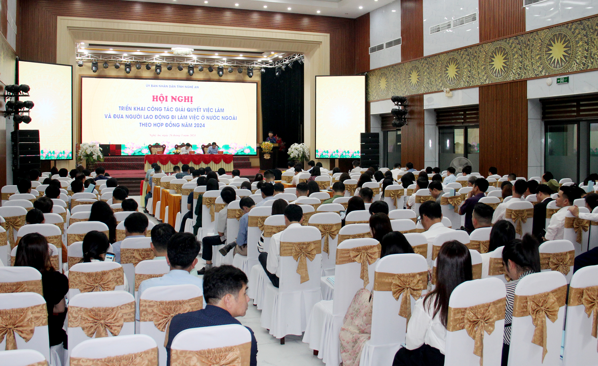 Toàn cảnh hội nghị