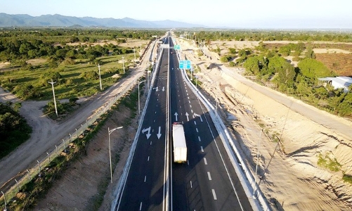 Dự kiến quy mô đầu tư cao tốc phân kỳ phải tối thiểu 4 làn xe