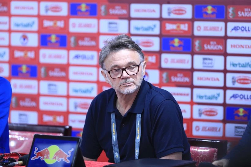 Philippe Troussier agreed to step down as head coach of Vietnam national football team after the meeting with VFF on March 26 (Source: VNA)