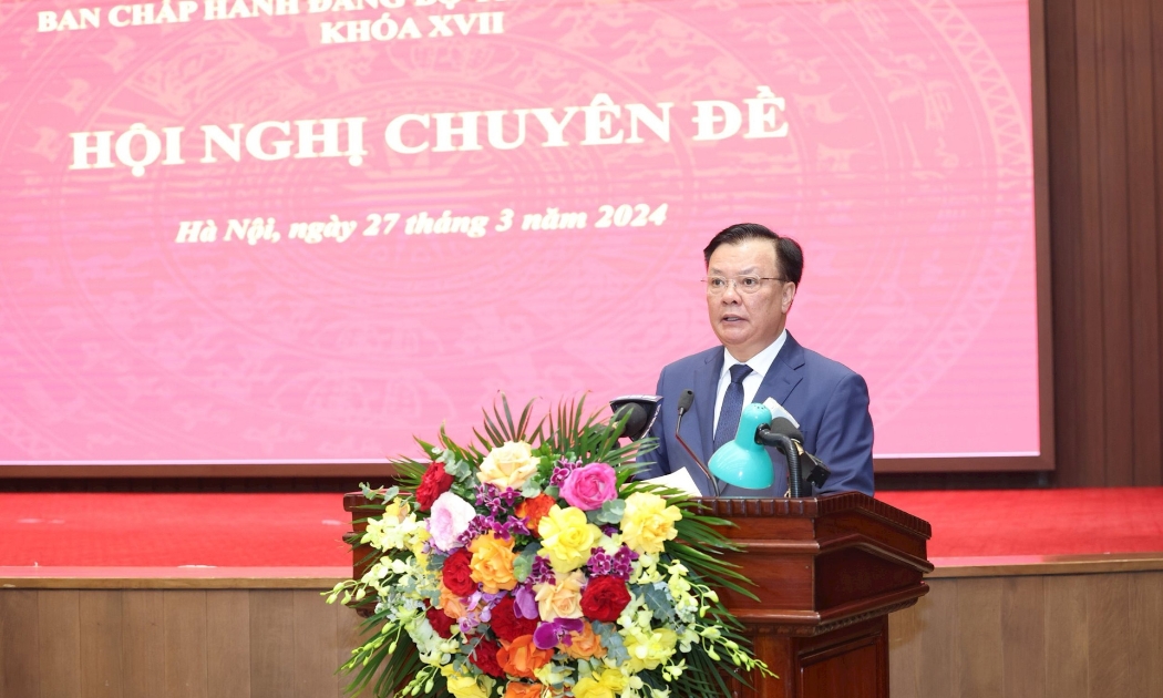 Bí thư Thành ủy Hà Nội Đinh Tiến Dũng phát biểu khai mạc hội nghị.