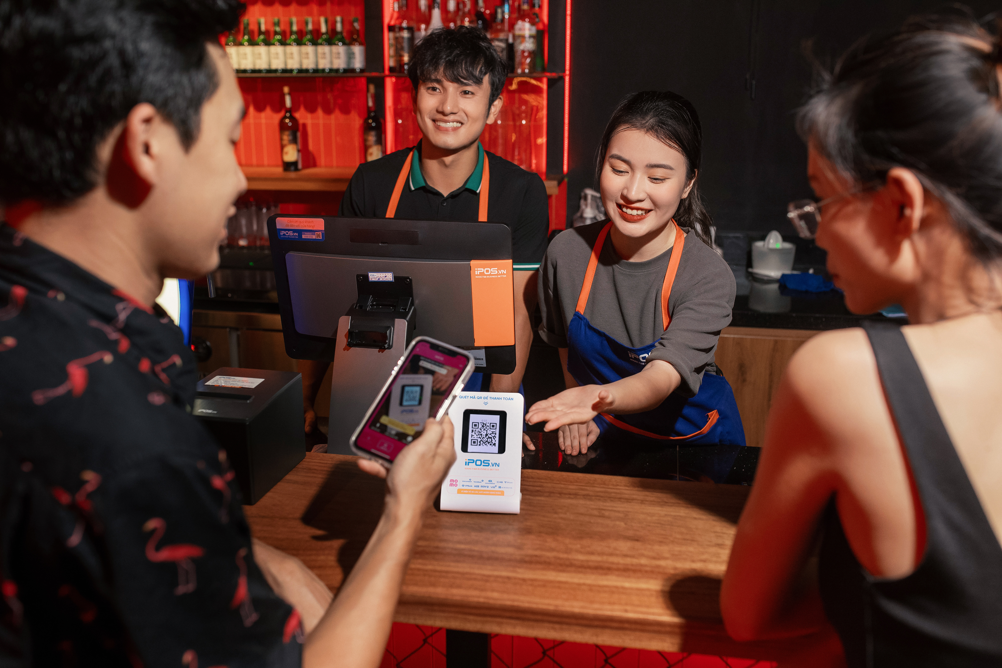 Dù kinh tế khó khăn, chi tiêu cho các dịch vụ F&B vẫn gia tăng.