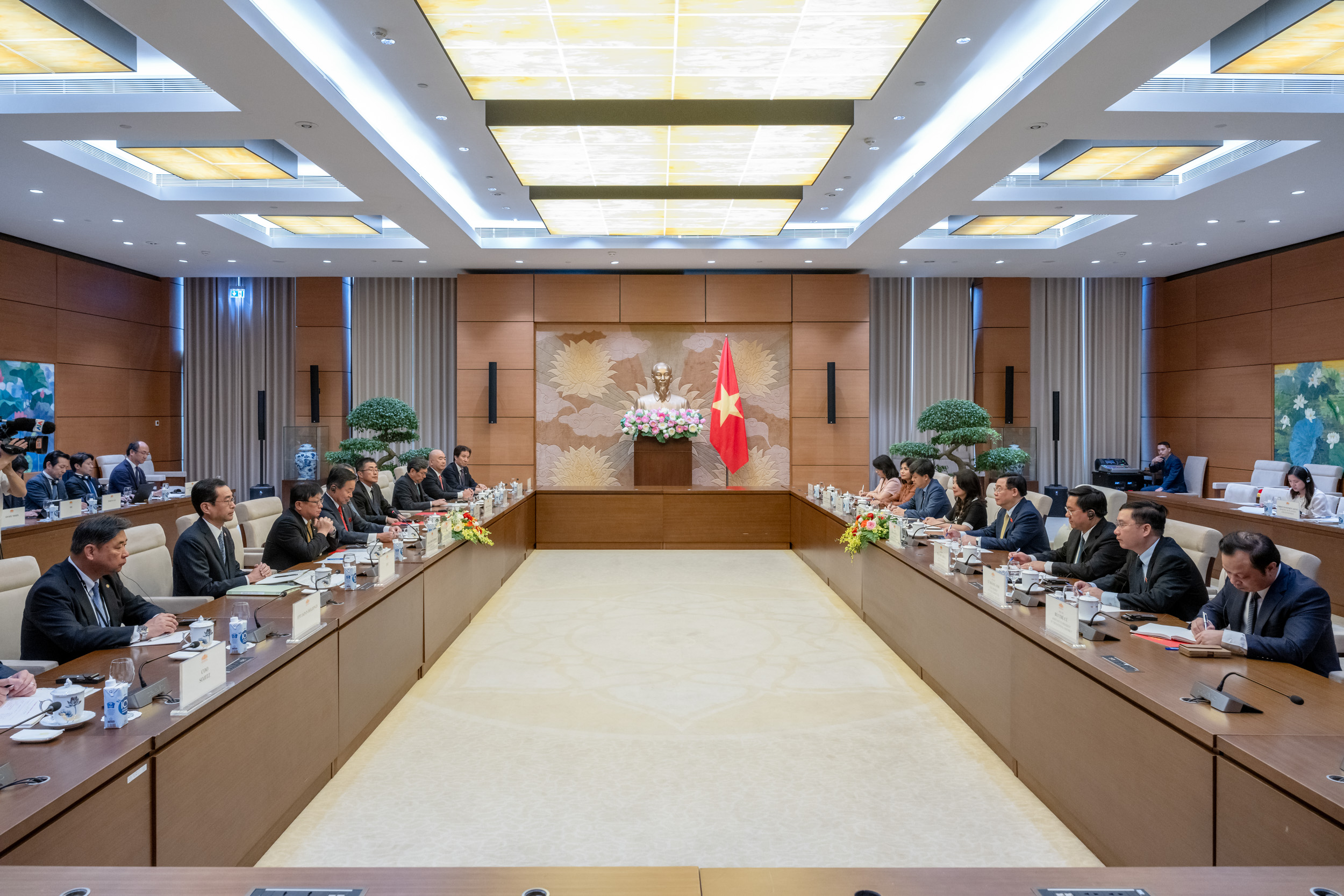 Toàn cảnh cuộc tiếp