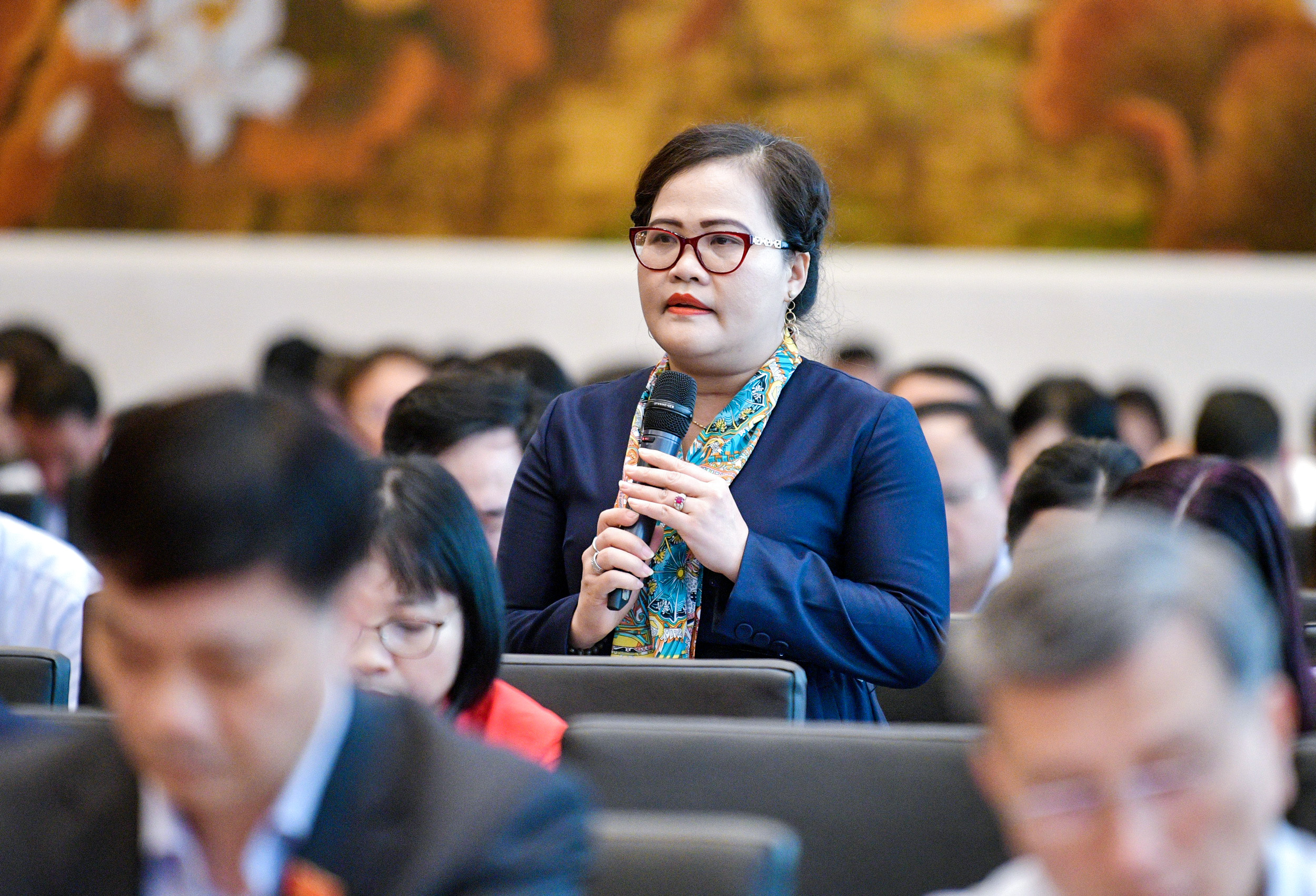 Đại biểu Nguyễn Thị Sửu, Đoàn ĐBQH tỉnh Thừa Thiên Huế tham gia ý kiến