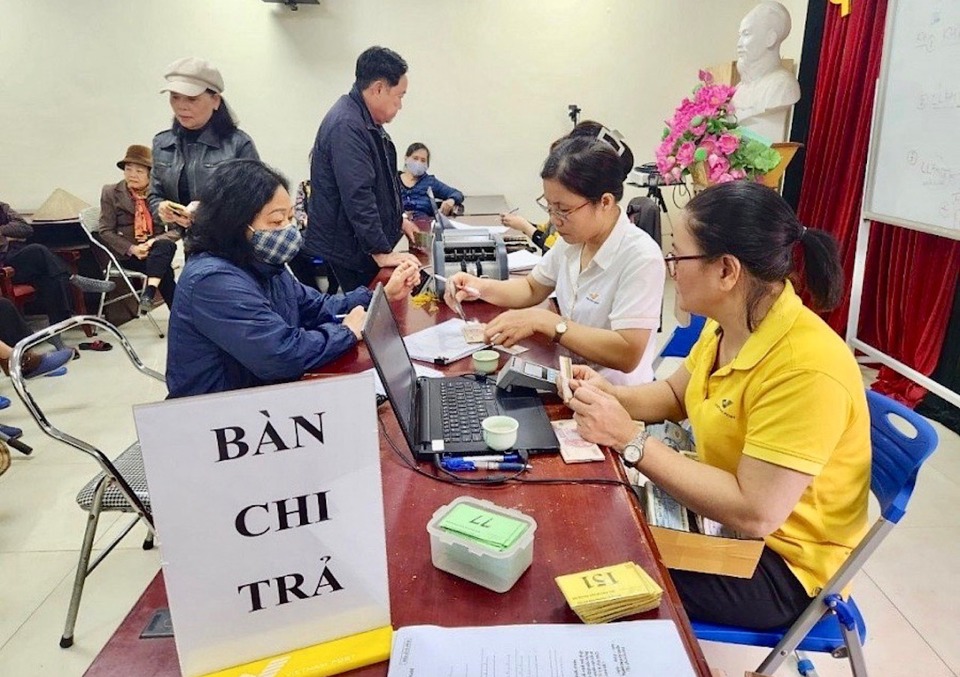Thời gian tới, người dân thông qua ứng dụng VNeID có thể đăng ký tài khoản ngân hàng và tài khoản mobile money dùng để nhận tiền chi trả an sinh xã hội.