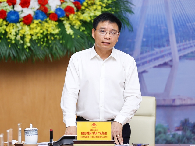 Bộ trưởng Bộ Giao thông vận tải Nguyễn Văn Thắng phát biểu tại phiên họp - Ảnh: VPG.