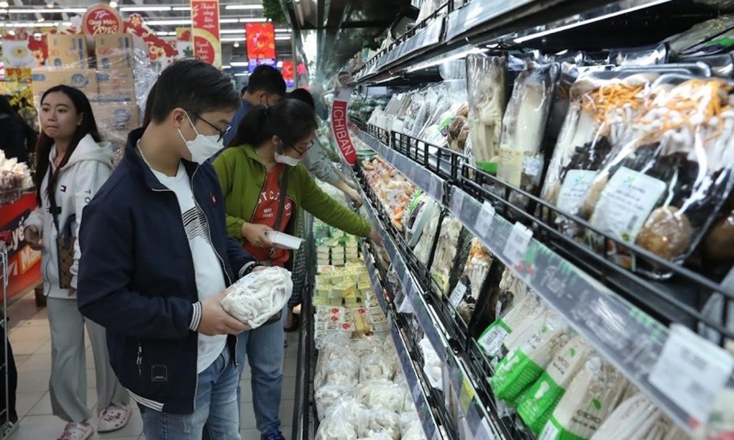 Nhu cầu của người dân giảm sau dịp Tết Nguyên đán khiến giá hàng hóa và dịch vụ thiết yếu trên thị trường giảm.
