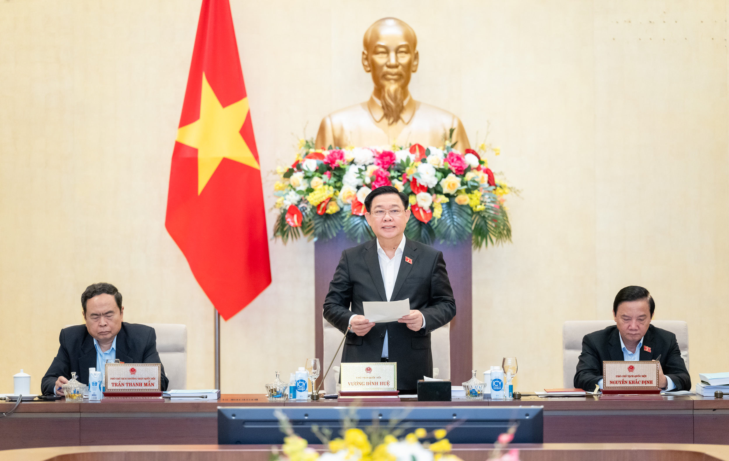 Chủ tịch Quốc hội Vương Đình Huệ phát biểu khai mạc phiên họp. Ảnh: Quốc hội