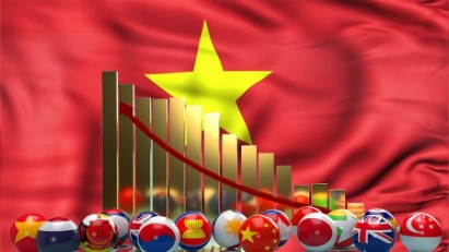  Singapore Leads Surge in Vietnam FDI