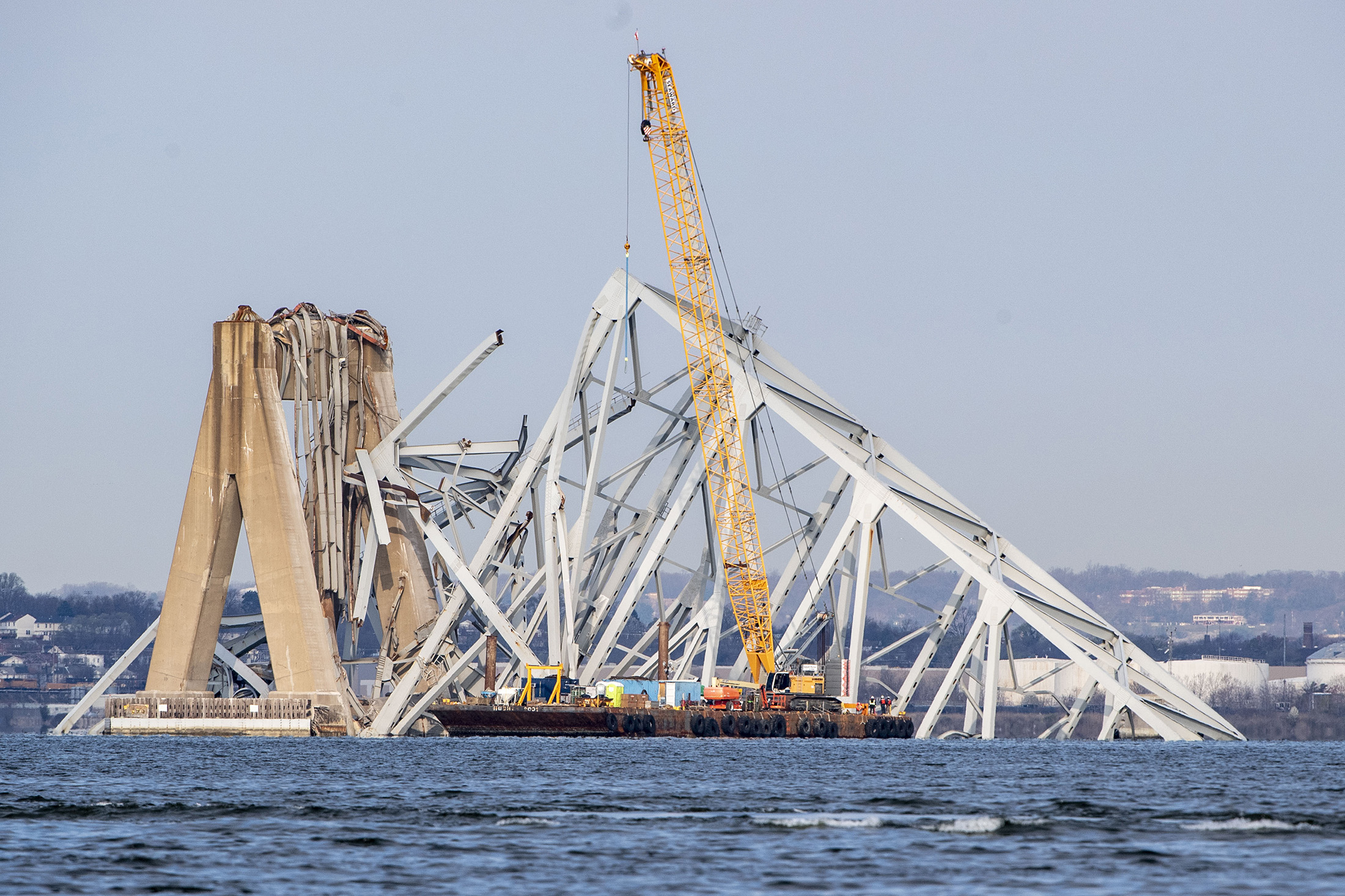 Cầu Francis Scott Key ở Baltimore, Mỹ bị sập vì một tàu chở hàng đâm phải - Ảnh: Bloomberg.