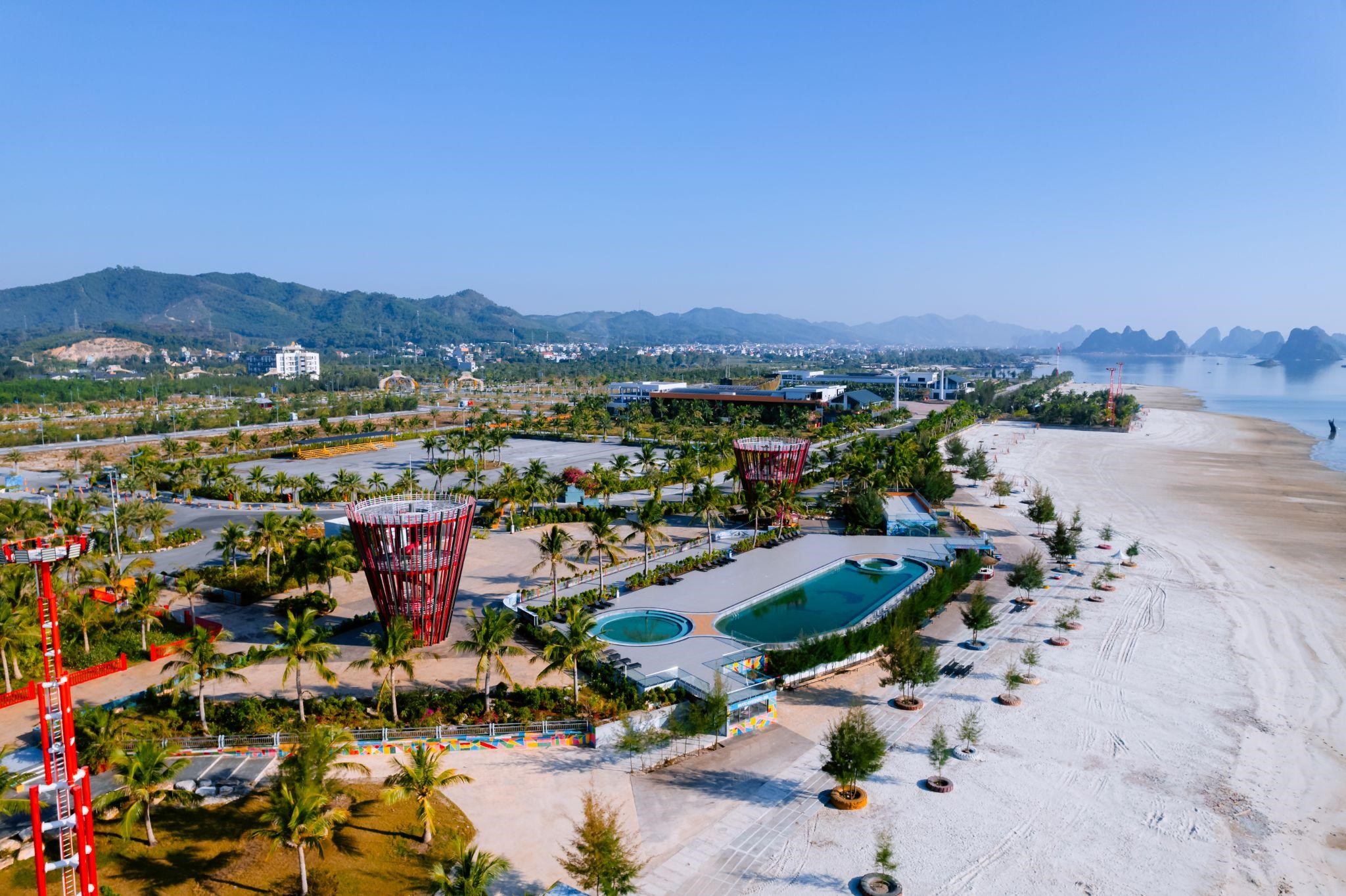 Phương Đông Vân Đồn là khu đô thị đã hiện hữu, nằm ở vị trí trung tâm khu kinh tế Vân Đồn, nơi thường xuyên tổ chức các sự kiện, lễ hội của địa phương.