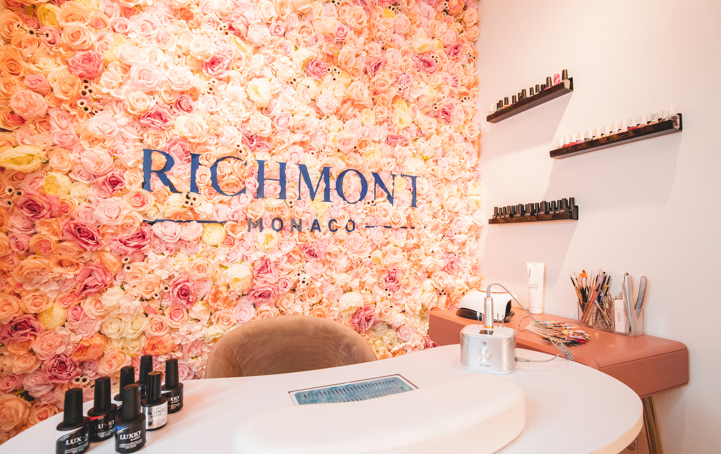 Richemont cũng đã xây dựng một bộ phận mới có tên là Labouratoire de Haute Parfumerie et Beauté để cạnh tranh.