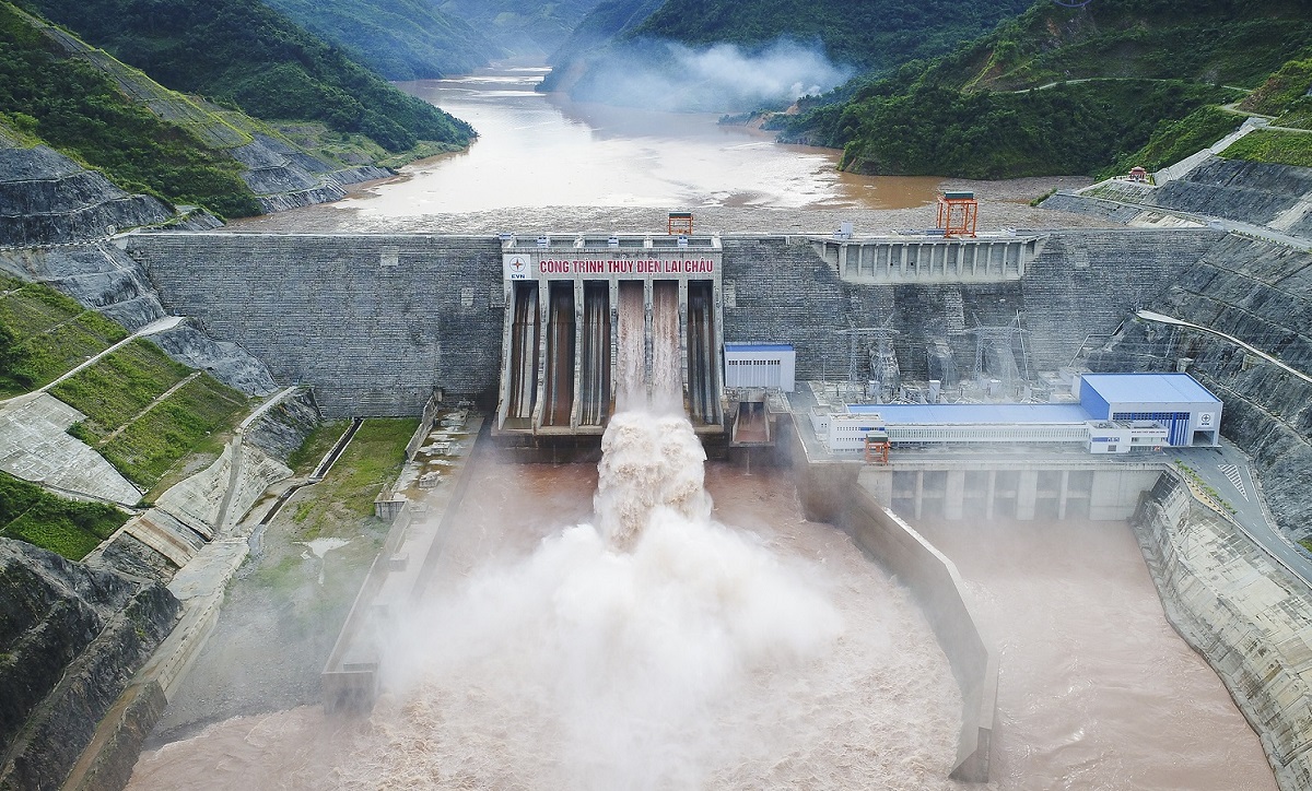 Vận h&agrave;nh linh hoạt c&aacute;c nguồn thủy điện để cung cấp điện trong c&aacute;c th&aacute;ng cao điểm m&ugrave;a kh&ocirc;.