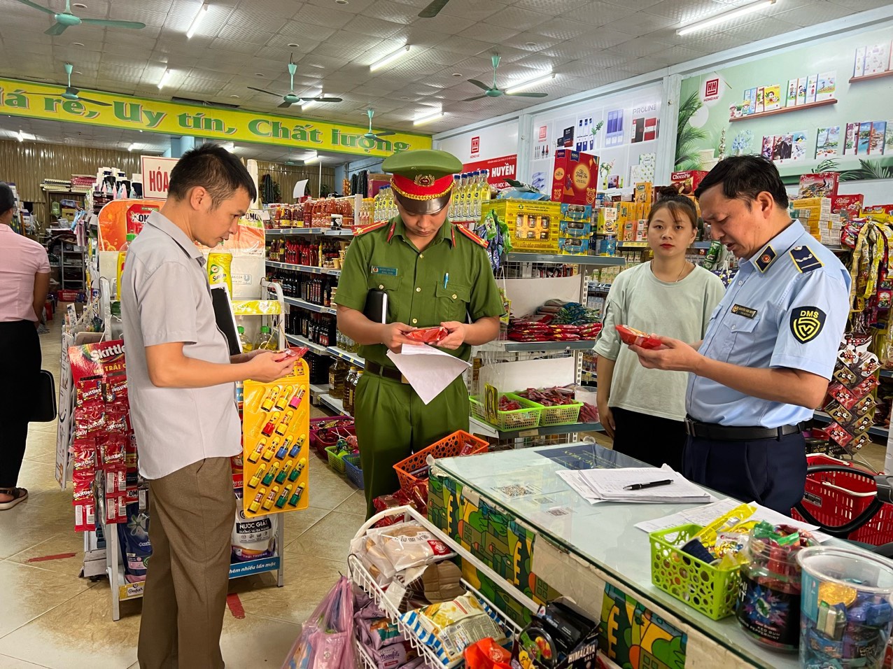 Doanh nghiệp phải kê khai giá và làm rõ nguyên nhân điều chỉnh giá với nhiều loại hàng hóa, dịch vụ.