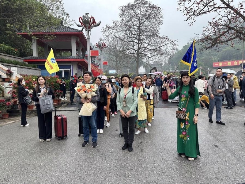 Vietnam Seeks to Surge in Race for Chinese Tourists