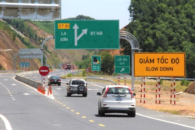 Bộ sẽ rà soát hiện trạng các đường gom, đường kết nối và phạm vi đất xen kẹp giữa tuyến cao tốc với đường gom song hành để hạn chế ảnh hưởng đến cuộc sống người dân.