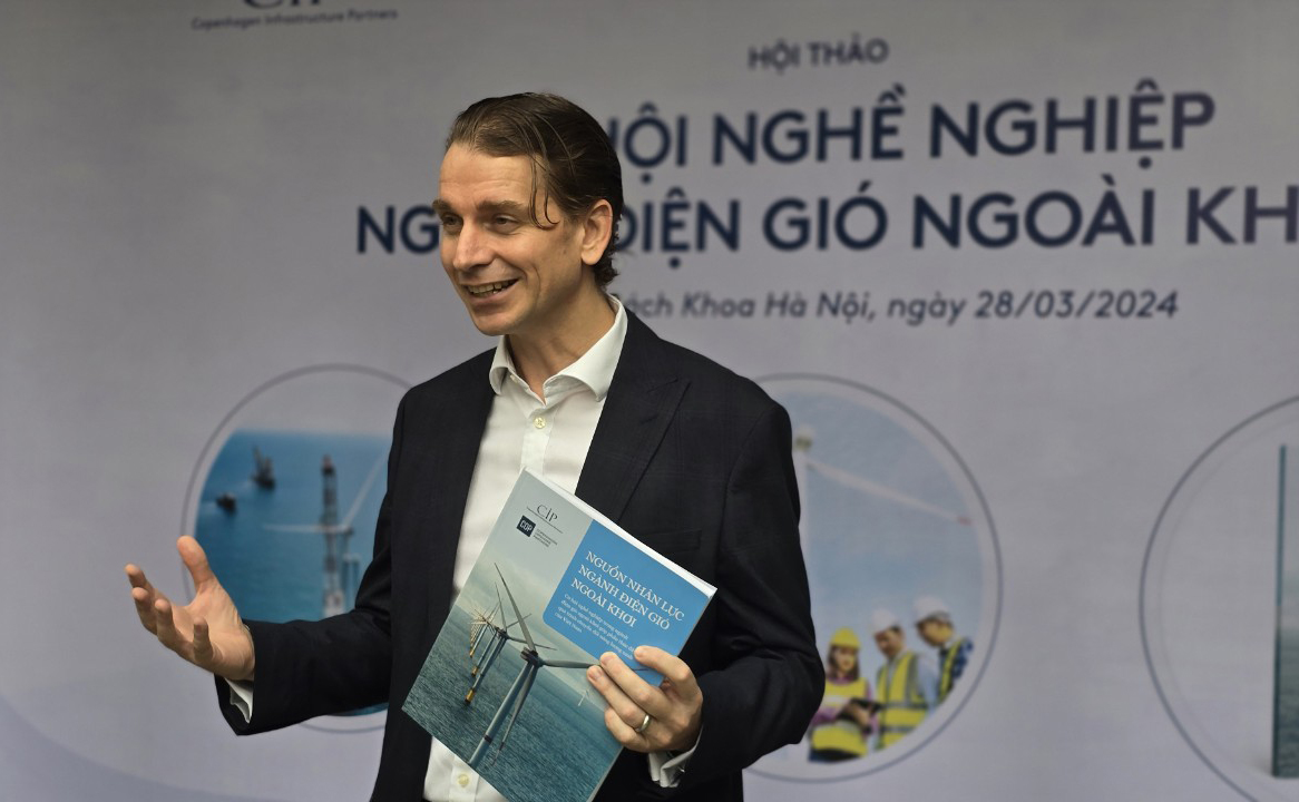 Ông Stuart Livesey, Đại diện Tập đoàn CIP tại Việt Nam, Tổng Giám đốc Dự án Điện gió ngoài khơi La Gàn cho biết sẽ phối hợp cùng các cơ quan của Việt Nam để hợp tác đào tạo nguồn nhân lực cho ngành điện gió ngoài khơi