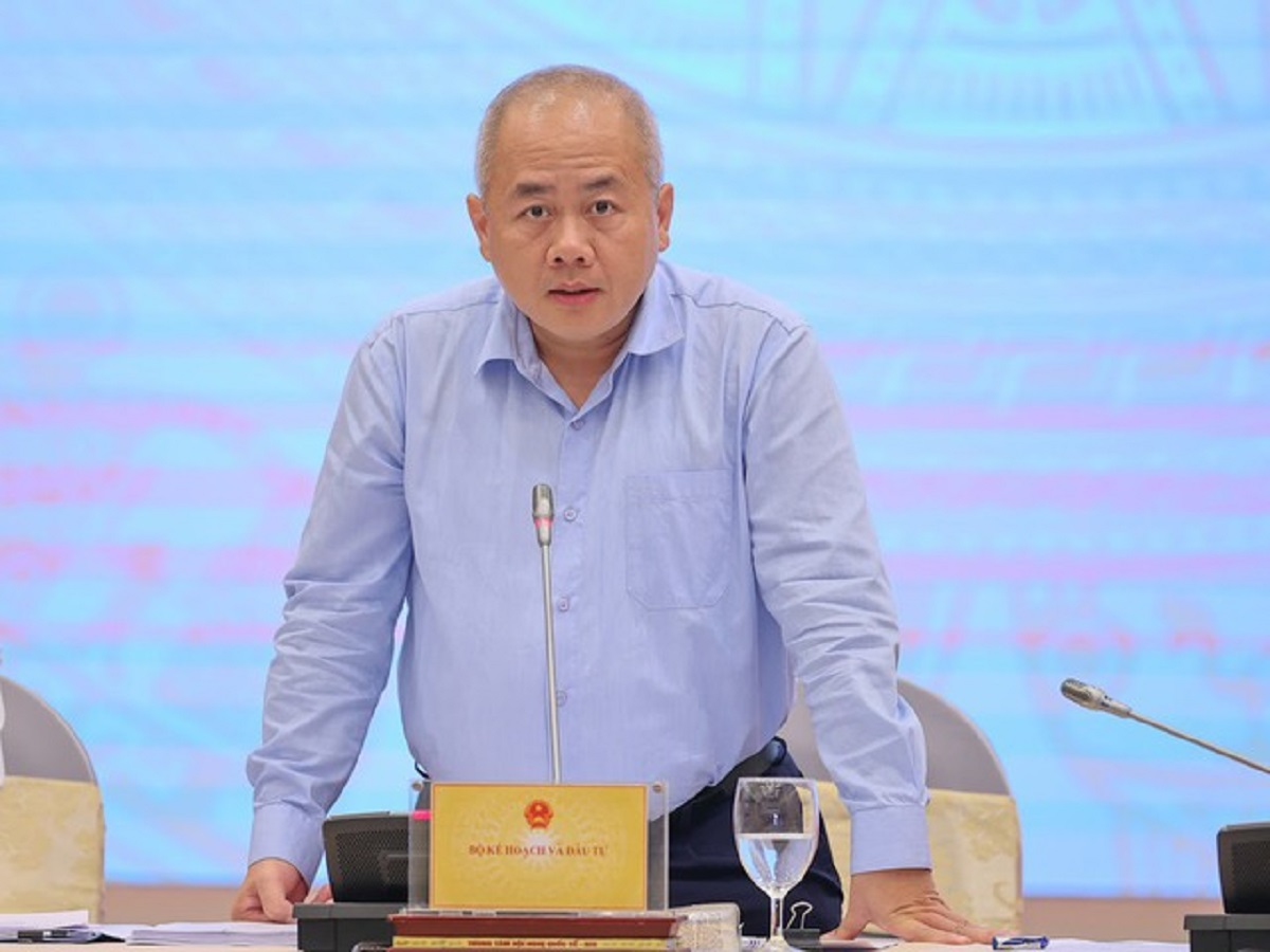 Thứ trưởng Bộ Kế hoạch v&agrave; Đầu tư Đỗ Th&agrave;nh Trung th&ocirc;ng tin về&nbsp;c&aacute;c vấn đề li&ecirc;n quan đến đề xuất x&acirc;y dựng Luật Khu c&ocirc;ng nghiệp, khu kinh tế.