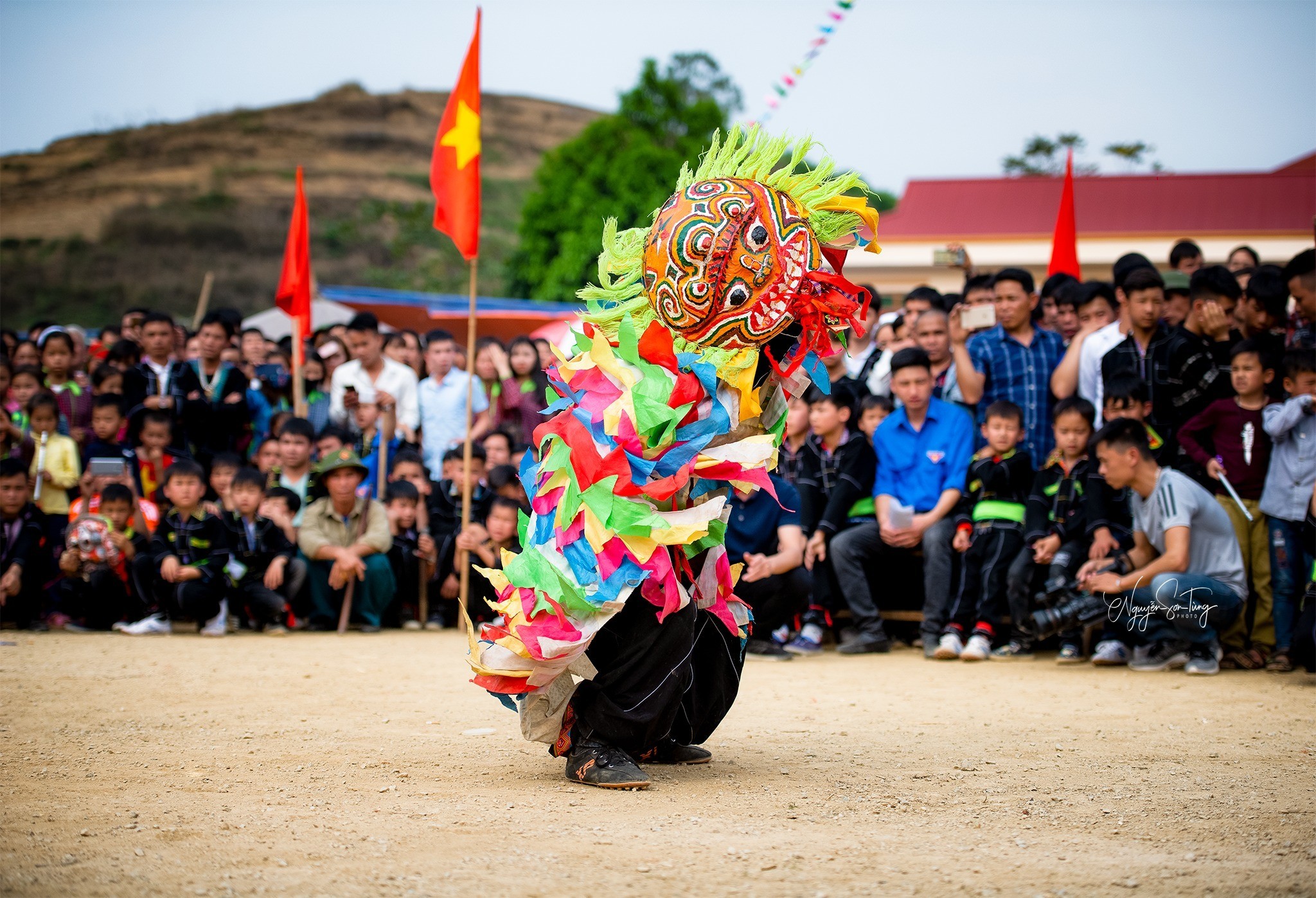 C&aacute;c tour du lịch&nbsp;l&agrave; sự kết hợp h&agrave;i h&ograve;a giữa cảnh quan địa chất, sự đa dạng về văn h&oacute;a v&agrave; t&iacute;n ngưỡng thờ Mẫu ở Lạng Sơn.