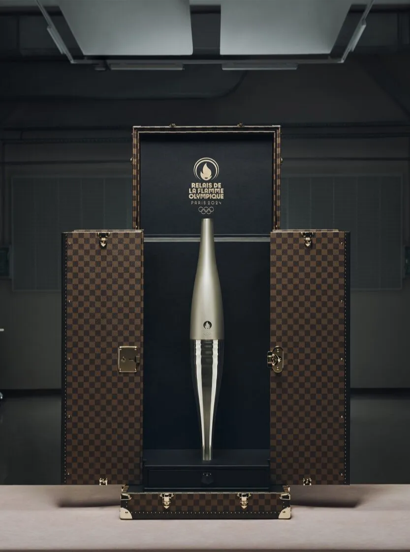 Việc bảo vệ biểu tượng của Thế vận hội Paris 2024 &ndash; những ngọn đuốc v&agrave; những chiếc huy chương, đ&ograve;i hỏi sự hiểu biết của những nghệ nh&acirc;n c&oacute; tay nghề cao.