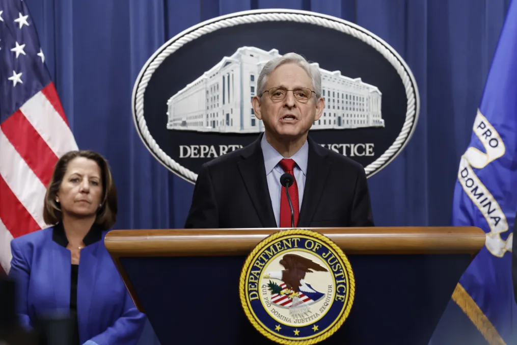 Bộ trưởng Tư pháp Hoa Kỳ Merrick Garland phát biểu trong cuộc họp báo tại Washington, DC về cách chính phủ hành động chống lại Apple. Ảnh: Anna Moneymaker.