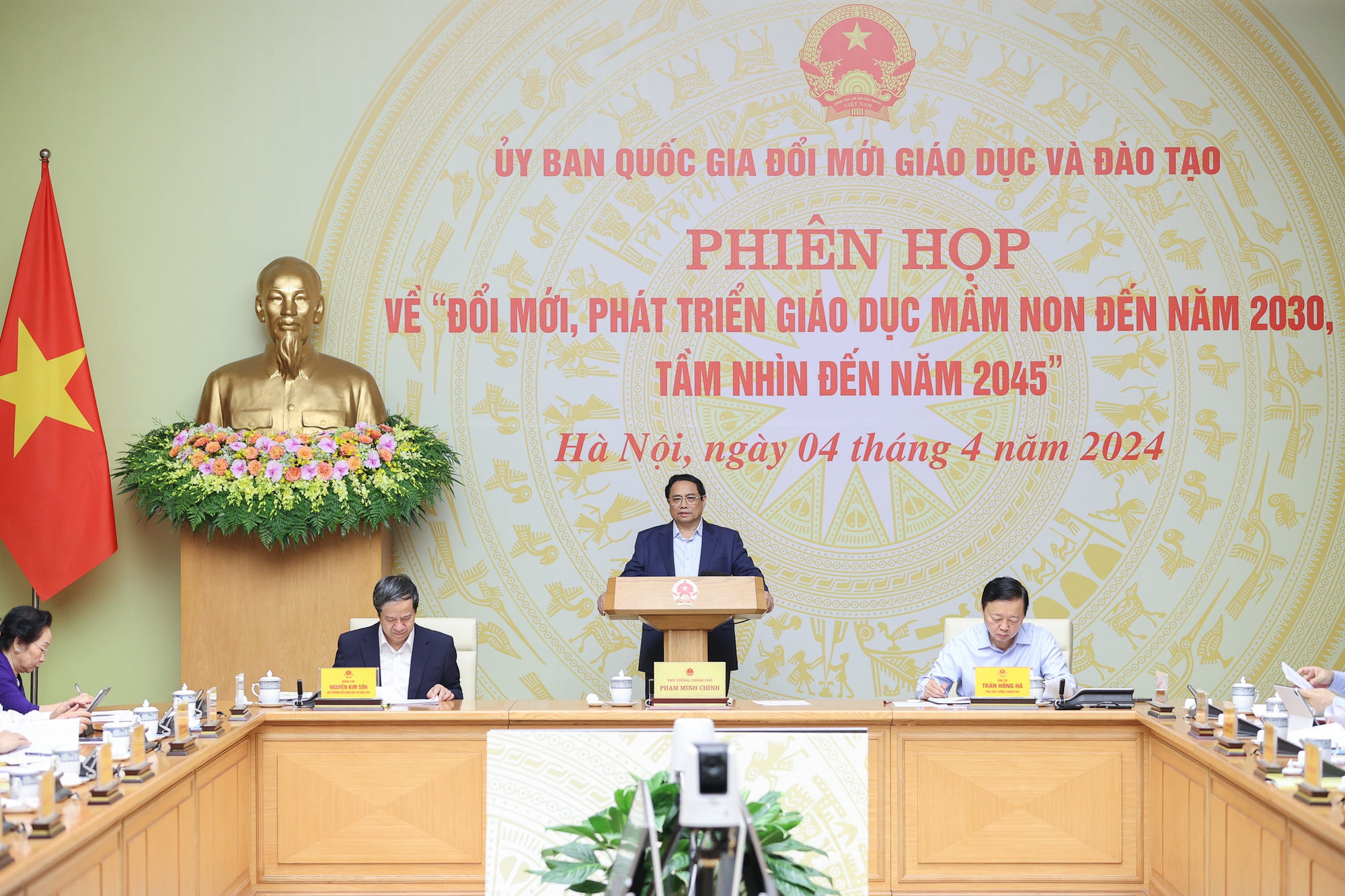 Thủ tướng chỉ rõ giáo dục và đào tạo được Đảng, Nhà nước xác định là quốc sách hàng đầu - Ảnh: VGP