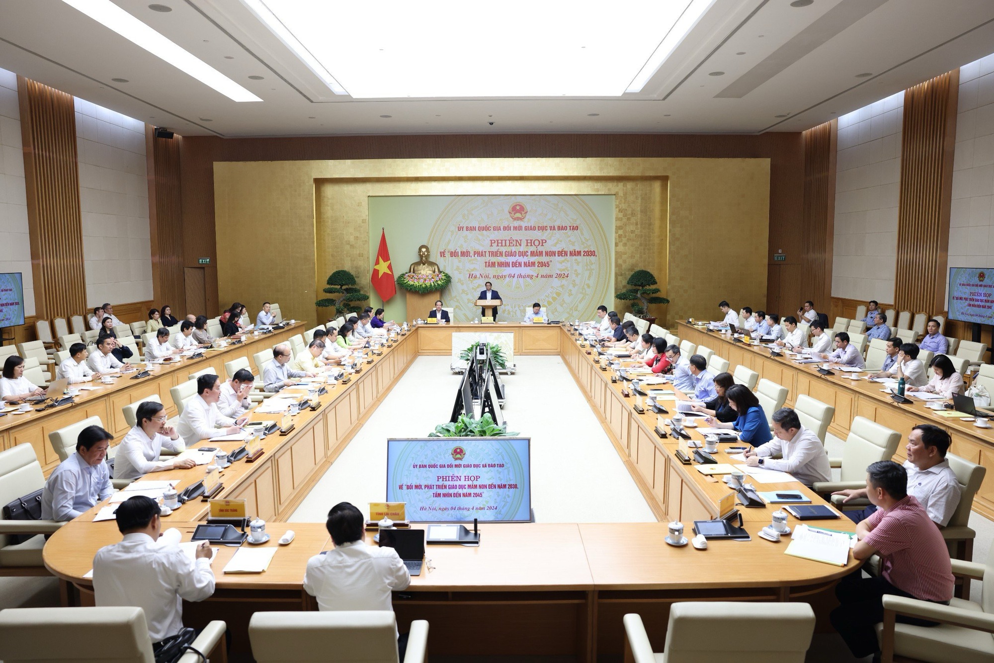 To&agrave;n cảnh phi&ecirc;n họp - Ảnh: VGP