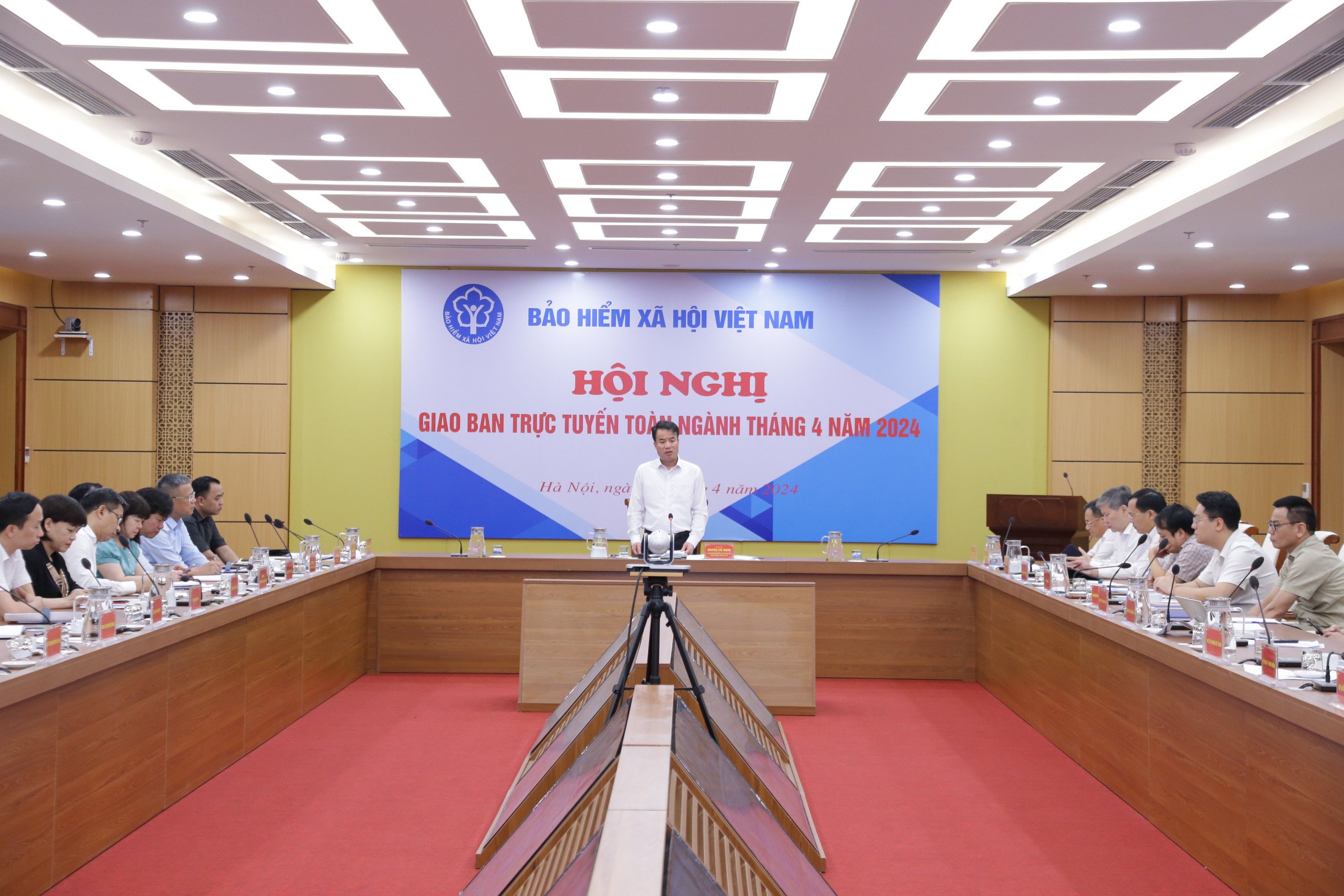 Toàn cảnh hội nghị.