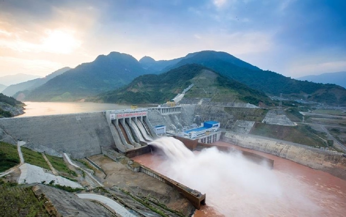 Lập kế hoạch huy động các nguồn thủy điệntrong các giờ cao điểm để đáp ứng nhu cầu phụ tải điện.
